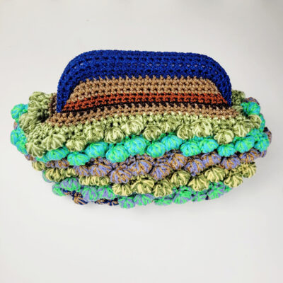 pochette artisanale en coton et fil scintillant entièrement crochetée à la main avec doublure intérieure,la mode.