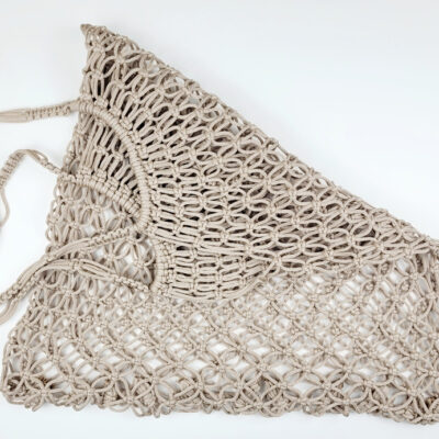 grand sac souple ajouré entièrement réalisé à la main au Maroc à partir de cordes de nylon,la mode,création artisanale